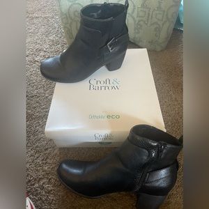 Croft and Barrow. Ortholite eco black boots.